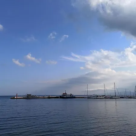 Διαμέρισμα Miramar 8